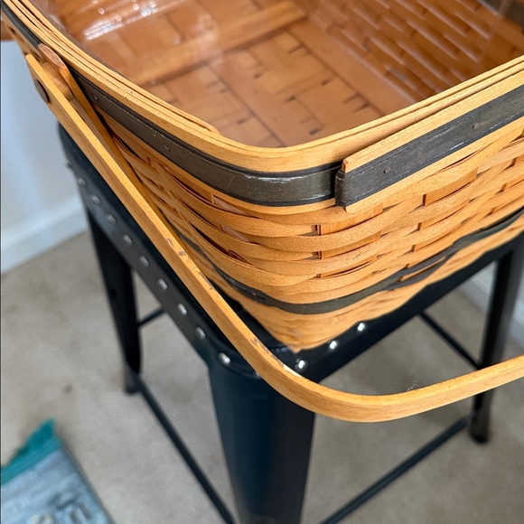 Longaberger 1999 Collectors Club Large Family Picnic Basket w/ Protector - Picture 6 of 6